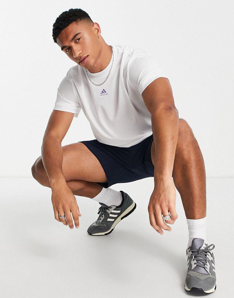 adidas Sportswear Globe back print t-shirt in white商品第4张图片规格展示