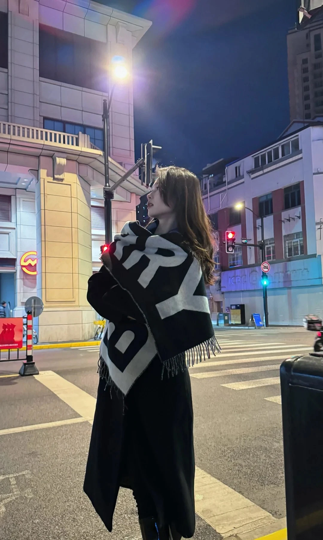 BURBERRY/博柏利 男女通用黑白色羊毛大标志提花图围巾-80542141 商品
