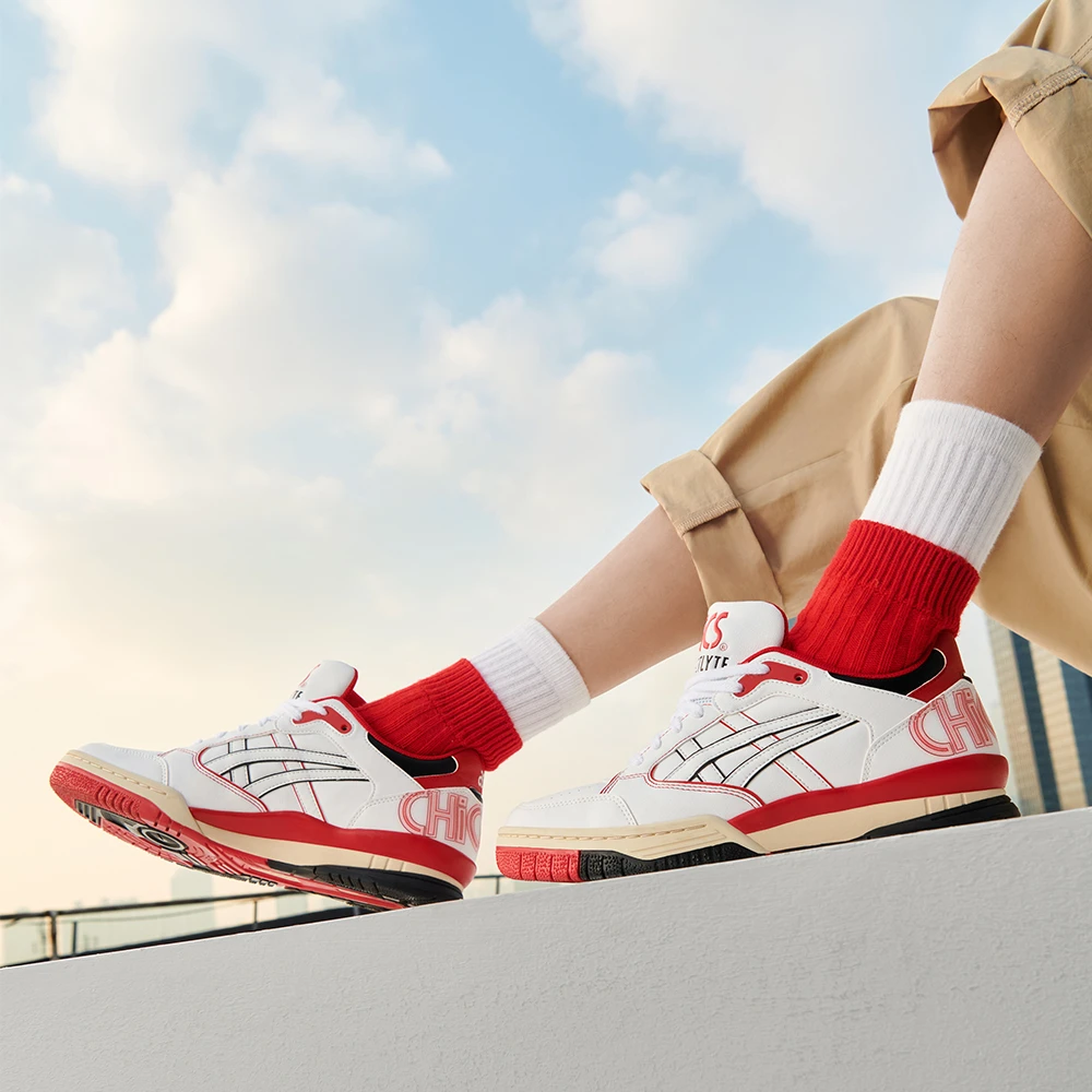 商品[国内直发] Asics|Gel-Spotlyte LOW 芝加哥 得物专属礼盒 防滑耐磨轻便 低帮 复古篮球鞋 男女同款 白红,价格¥1328,第8张图片详细描述
