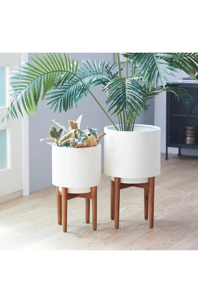 商品COSMO BY COSMOPOLITAN|White Metal Indoor & Outdoor Planter with Removable Wood Stand - Set of 2,价格¥1356,第5��张图片详细描述
