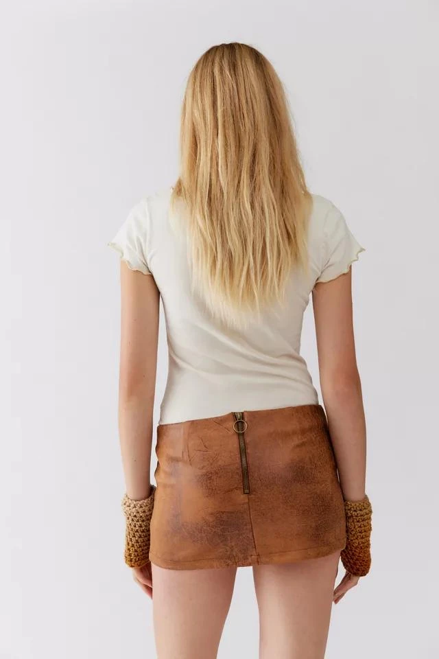 商品Urban Outfitters|UO Logan Faux Leather Mini Skirt,价格¥75,第2张图片详细描述