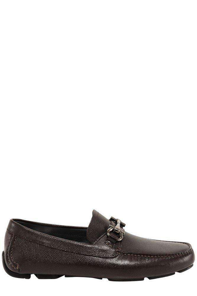 商品Salvatore Ferragamo|Salvatore Ferragamo Gancini Ornament Driving Loafers,价格¥3049,第1张图片