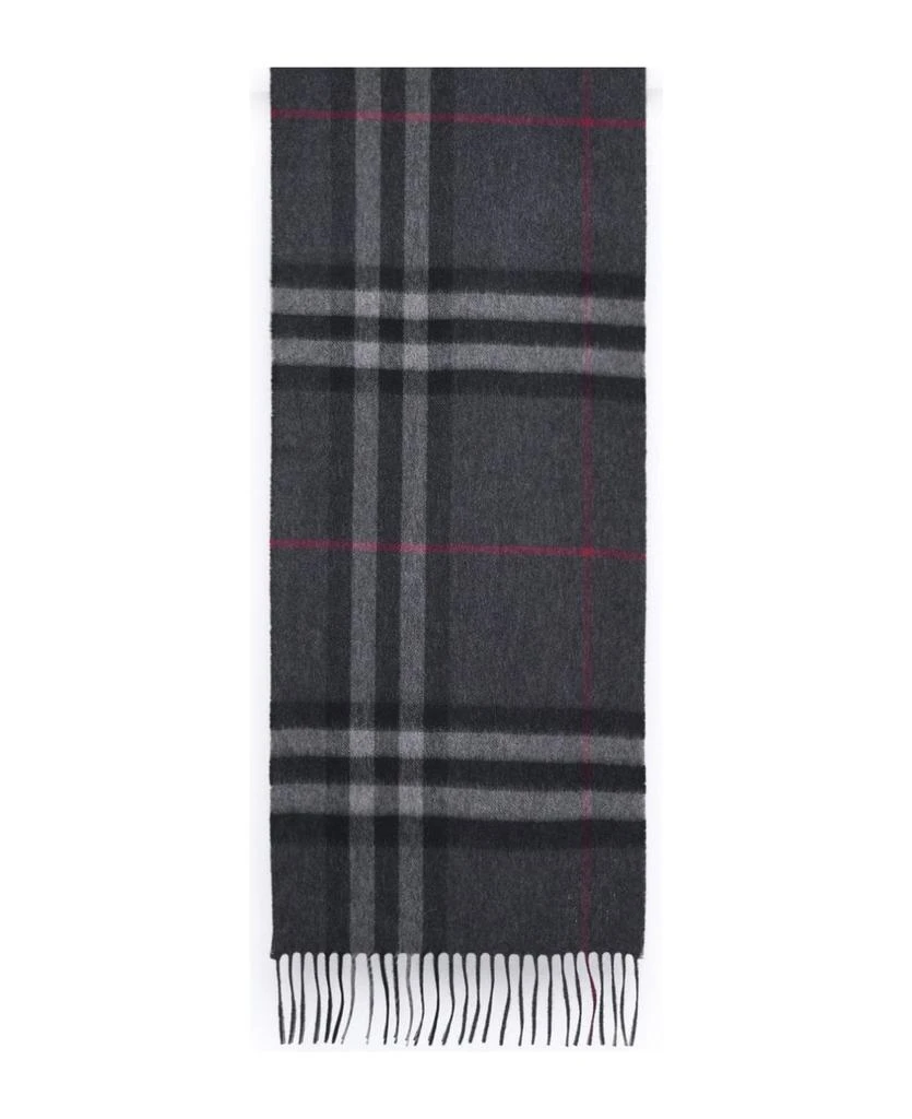 商品Burberry|Classic Check Scarf,价格¥3551,第2张图片详细描述