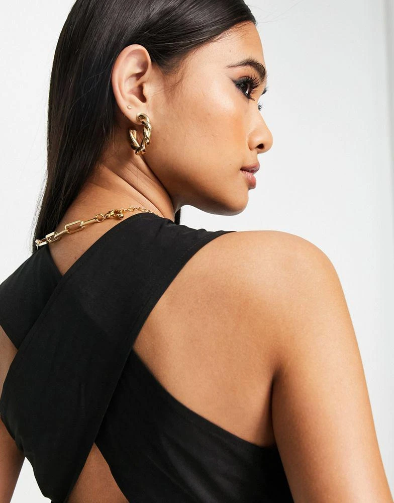 商品VERO MODA|Vero Moda slinky crossover crop top in black,价格¥107,第3张图片详细描述