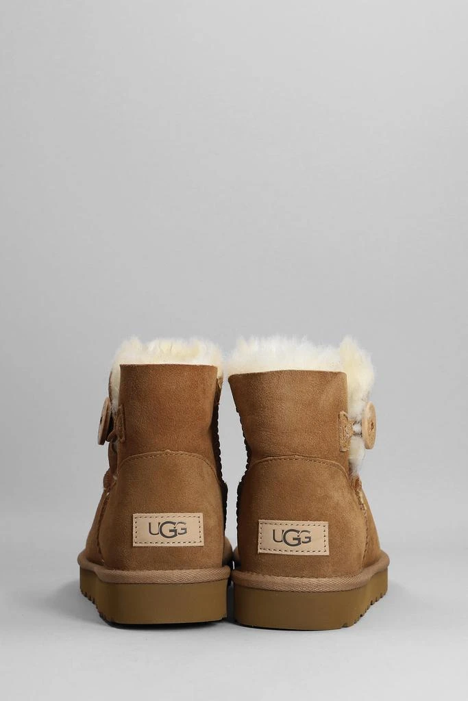 商品UGG|UGG Mini Bailey Buttonii Low Heels Ankle Boots In Leather Color Suede,价格¥1956,第4张图片详细描述