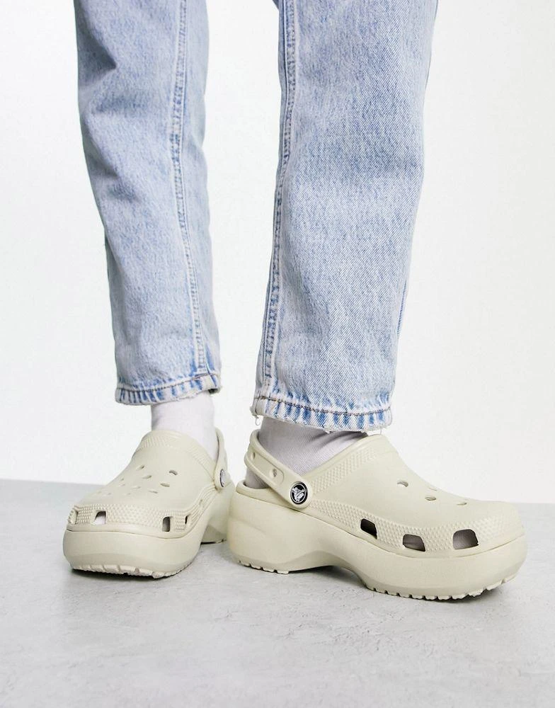 商品Crocs|Crocs classic platform clogs in bone,价格¥571,第4张图片详细描述