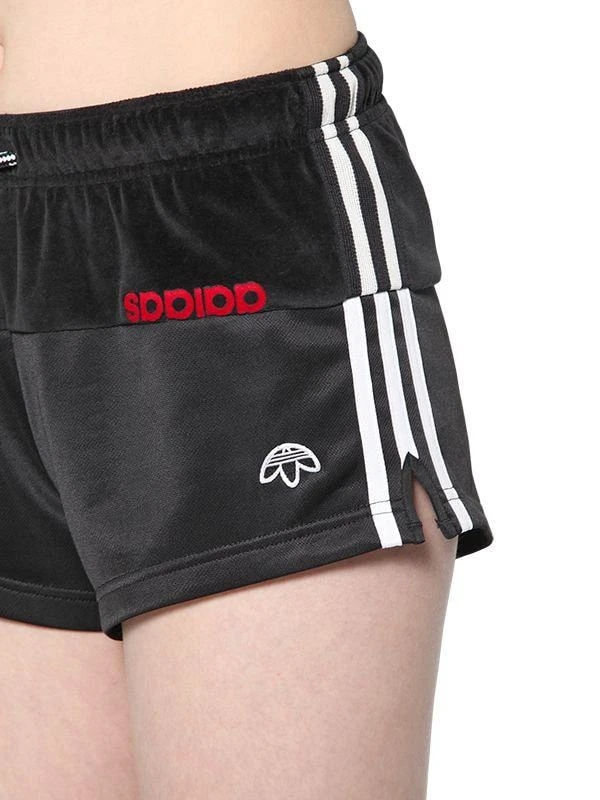 商品Adidas|Velvet & Tech Shorts,价格¥858,第1张图片详细描述