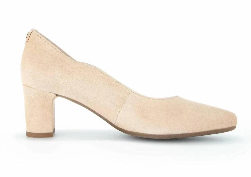 商品Gabor|Suede Scallop Pump In Cream,价格¥782,第2张图片详细描述