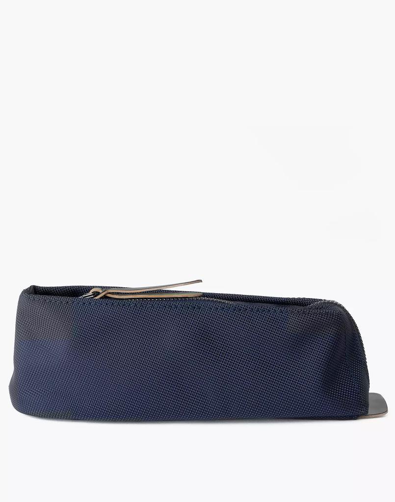 商品Madewell|MAKR Asymmetrical Pencil and Pen Case,价格¥489,第3张图片详细描述