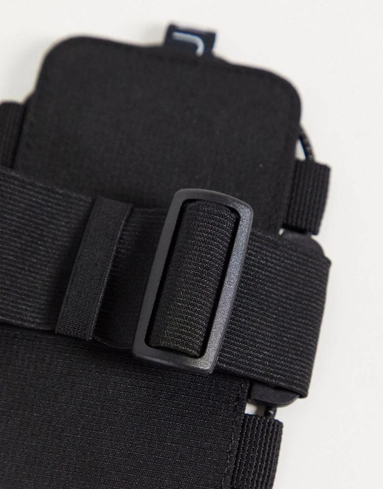 商品Puma|Puma Running phone holder in black,价格¥68,第4张图片详细描述
