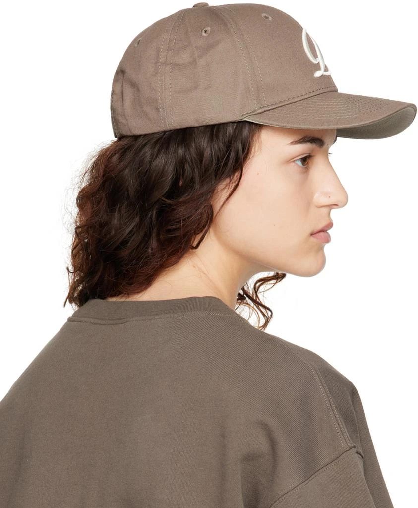 商品Dime|Taupe Cursive D Cap,价格¥227,第3张图片详细描述