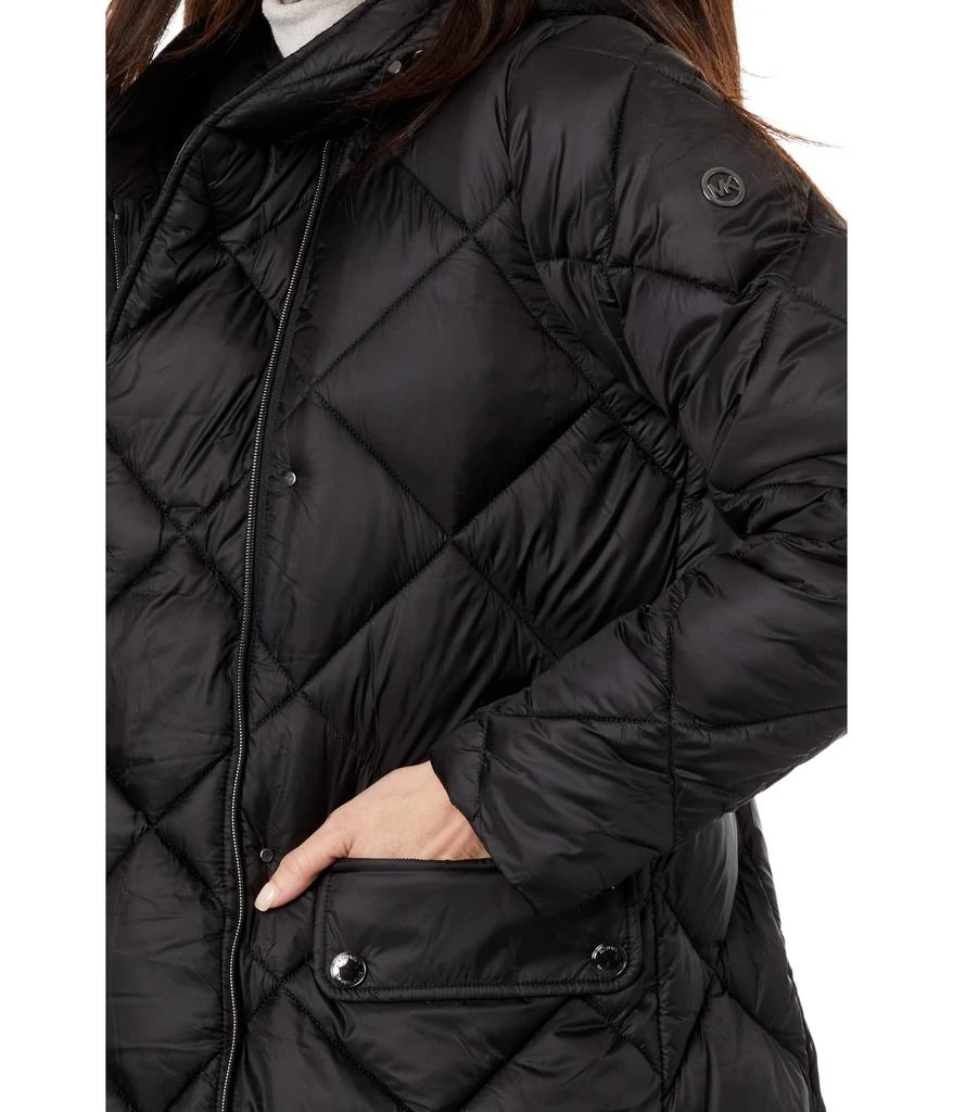 商品Michael Kors|Hooded Long Quilt Puffer M426079C68,价格¥776,第3张图片详细描述