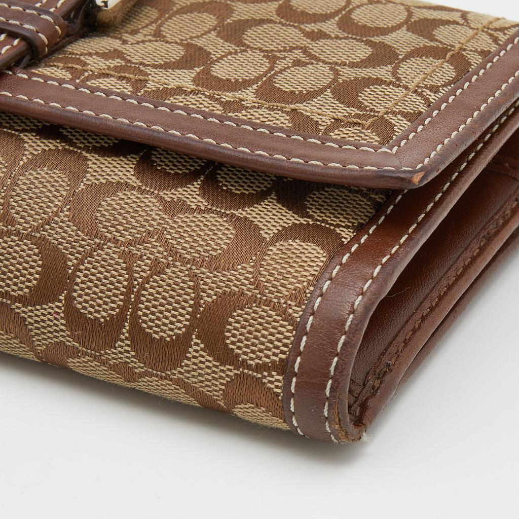 Coach Beige/Brown Signature Canvas and Leather Buckle Detail Continental Wallet商品第8张图片规格展示