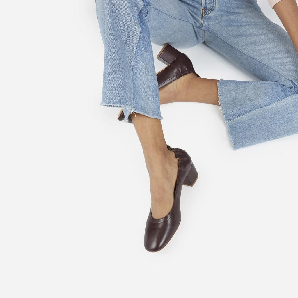 商品Everlane|The Day Heel  麂皮粗跟鞋 - 牛血红,价格¥627-¥634,第2张图片详细描述