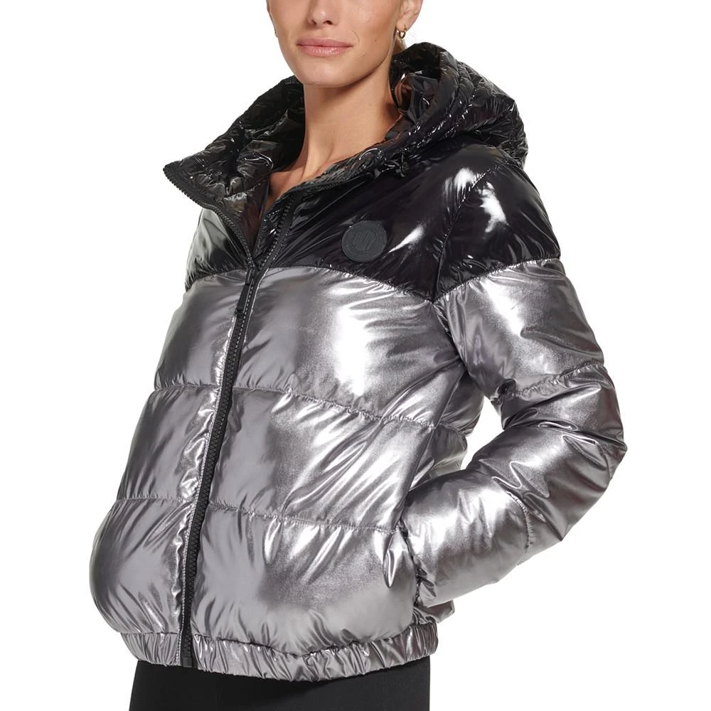 商品DKNY|Women's Metallic Colorblocked Hooded Puffer Jacket,价格¥534,第3张图片详细描述