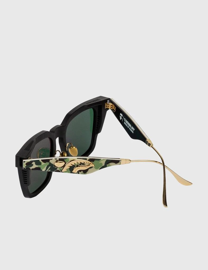 商品Bape|Metal Shark Applique Sunglasses,价格¥3832,第3张图片详细描述