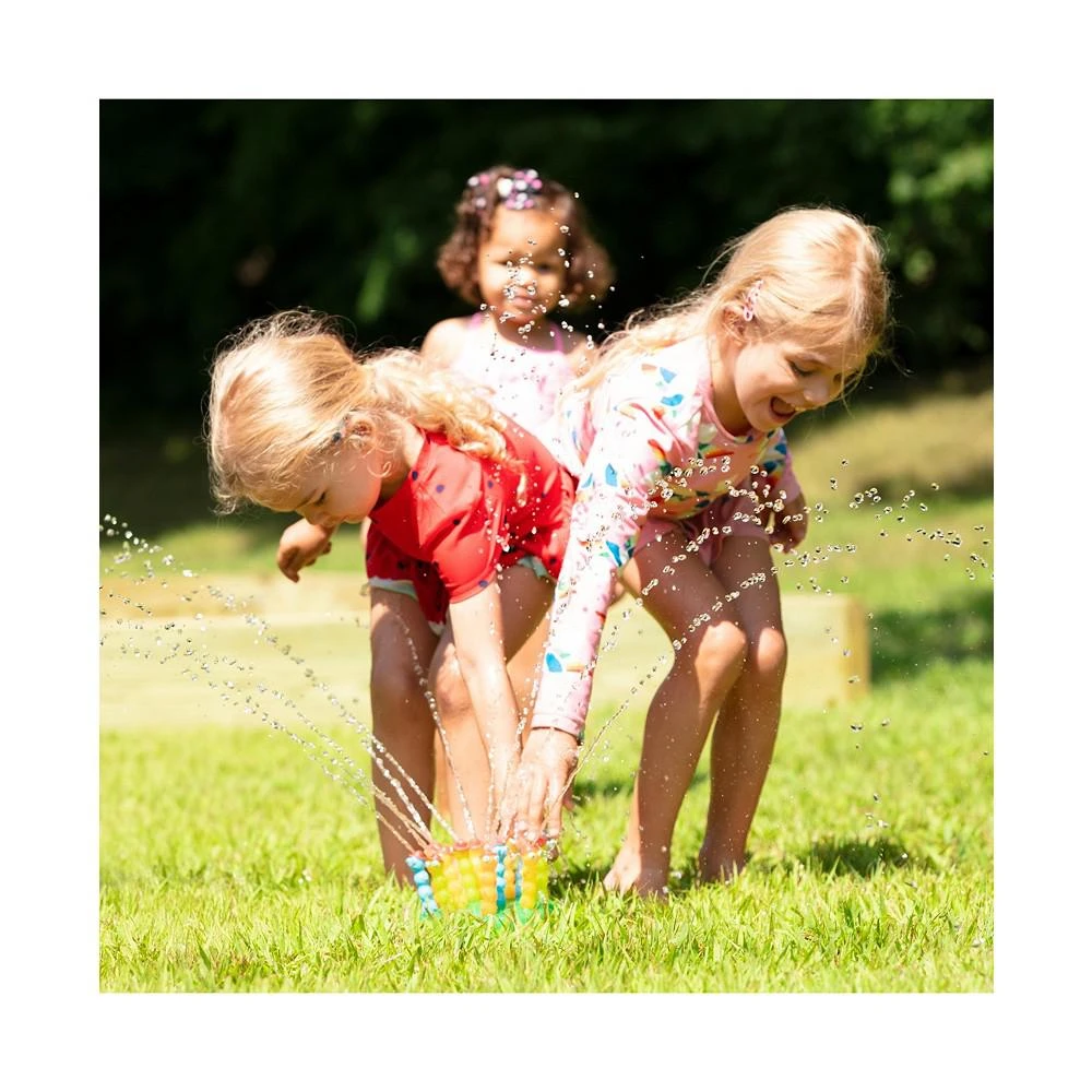 Melissa & Doug Sunny Patch Splash Patrol Outdoor Sprinkler Toy with Hose Attachment 商品