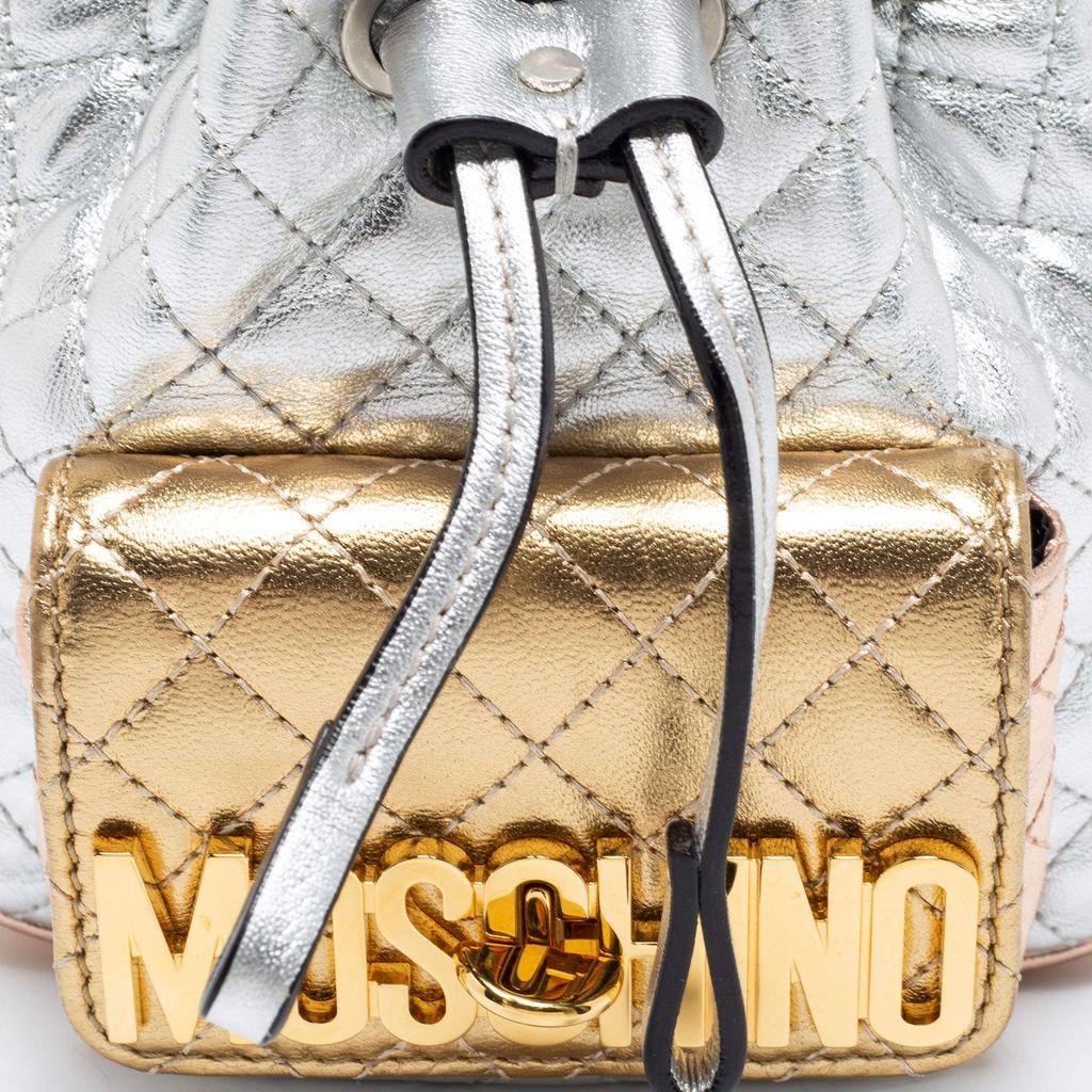 商品[二手商品] Moschino|Moschino Metallic Silver Quilted Leather Logo Drawstring BackPack,价格¥4946,第7张图片详细描述