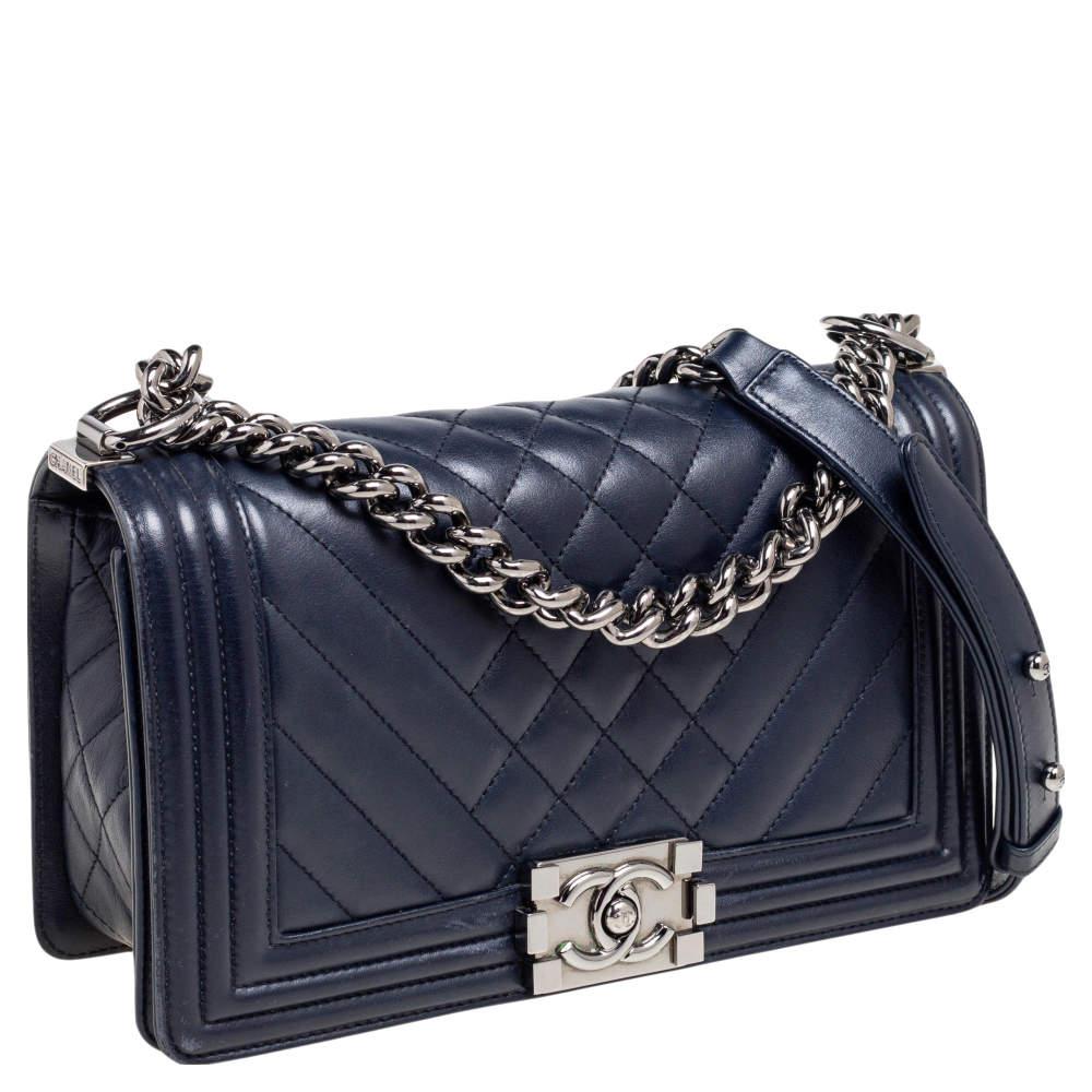 Chanel Midnight Blue Quilted Chevron Leather Medium Boy Flap Bag商品第3张图片规格展示