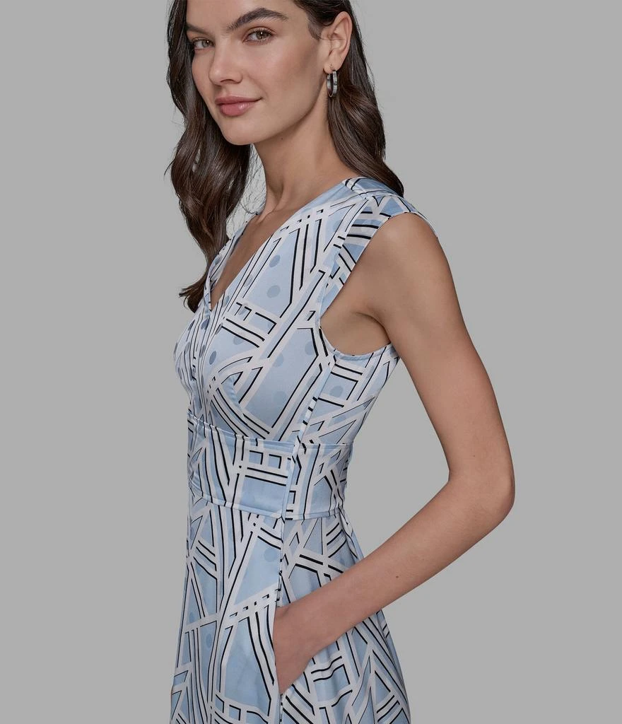 商品Karl Lagerfeld Paris|KL PRINT SILKY MAXI DRESS,价格¥897,第5张图片详细描述