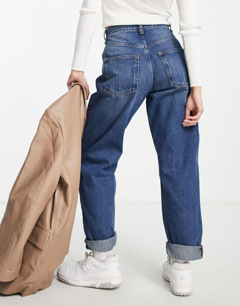 商品ASOS|ASOS DESIGN Petite slouchy mom jean in mid blue,价格¥138,第3张图片详细描述