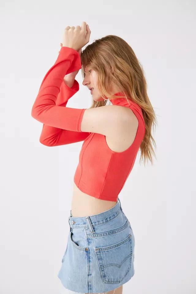 商品Urban Outfitters|UO Bea Cutout Arm Warmer Top,价格¥38,第2张图片详细描述