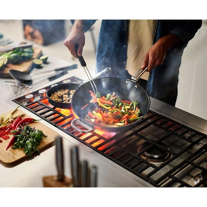 商品Joseph Joseph|Space 12.5" Nonstick Wok,价格¥838,第3张图片详细描述