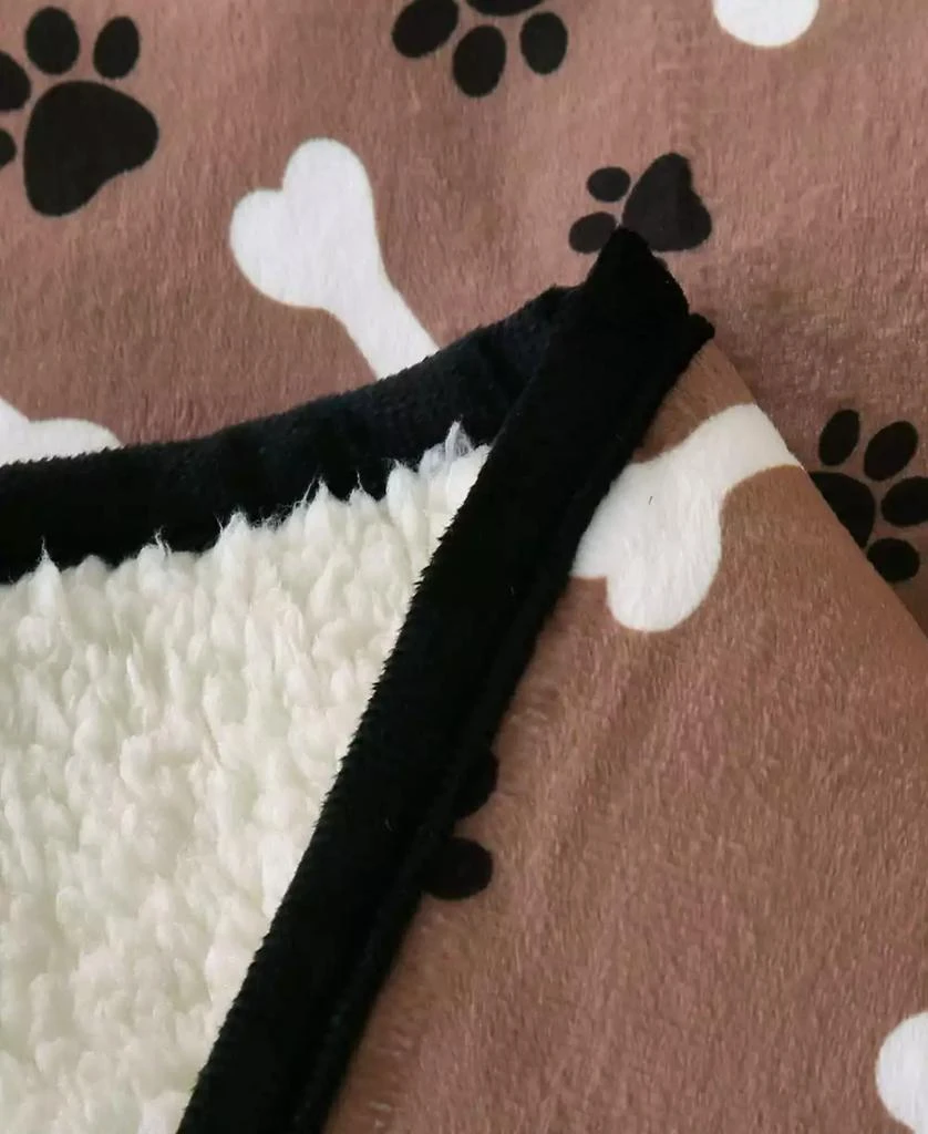 商品Happycare Textiles|Advanced Water Resistant Pets Print Comfort Throw, 50" x 60",价格¥195,第4张图片详细描述