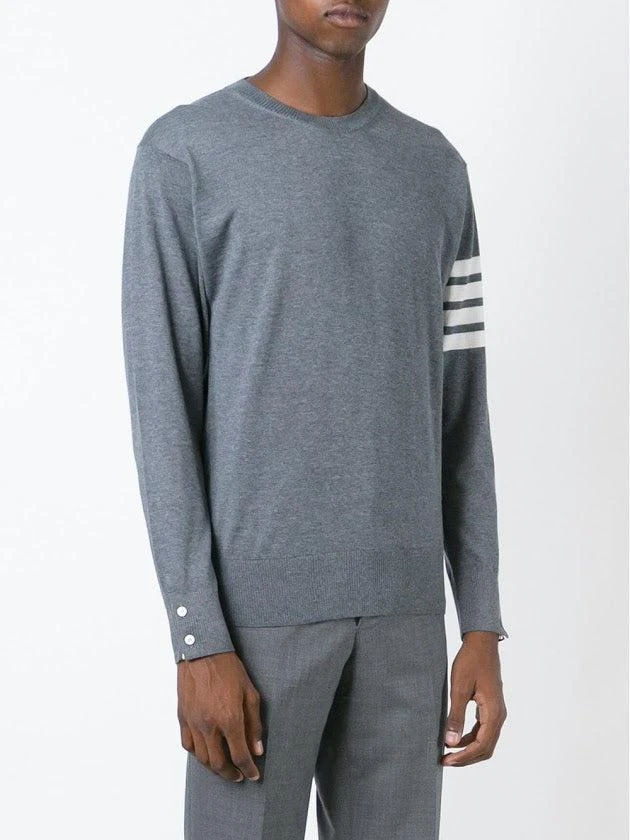 商品Thom Browne|THOM BROWNE MEN CLASSIC CREWNECK PULLOVER IN FINE MERINO WOOL,价格¥9203,第1张图片