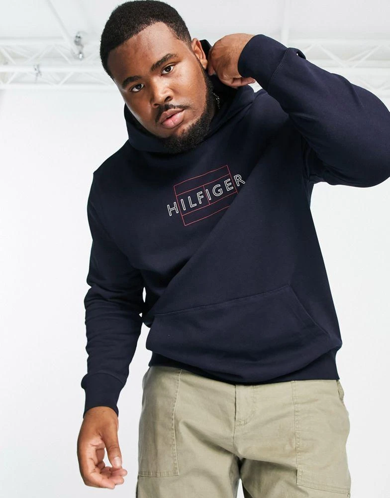 商品Tommy Hilfiger|Tommy Hilfiger Big & Tall linear flag logo hoodie in navy,价格¥868,第3张图片详细描述