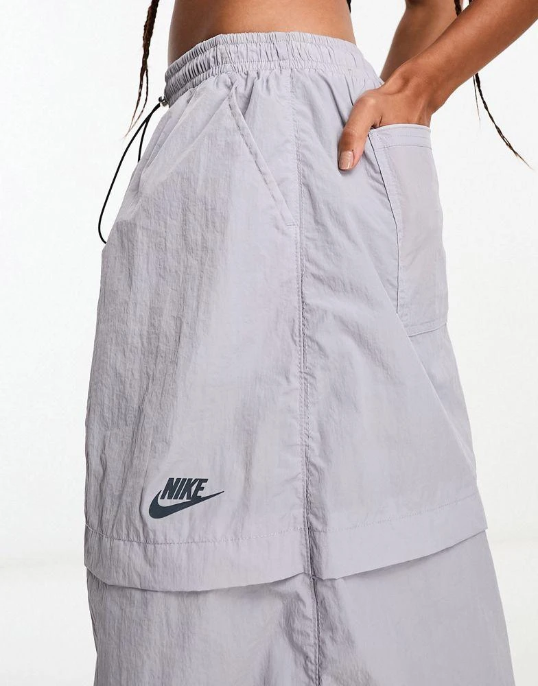 商品NIKE|Nike Sport Utility woven cargo maxi skirt in pewter grey,价格¥246,第3张图片详细描述