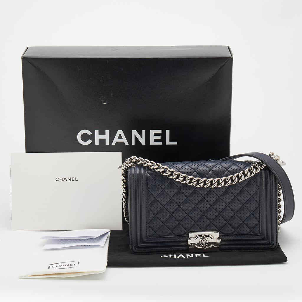 Chanel Blue Quilted Perforated Leather Medium Boy Flap Bag商品第10张图片规格展示
