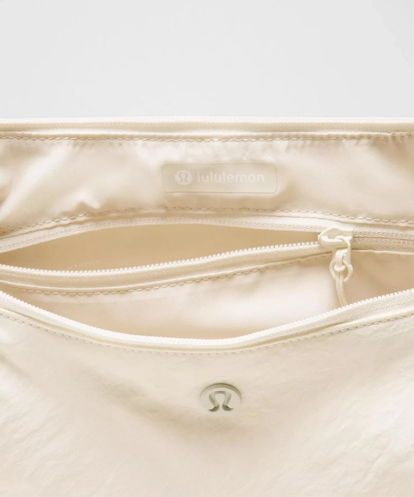 Slouchy Sling Bag 6L 商品