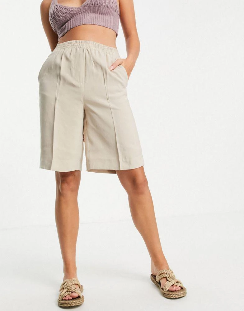 商品Mango|Mango tailored longline short in beige,价格¥136,第4张图片详细描述