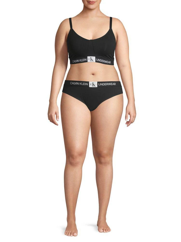 商品Calvin Klein|Plus Monogram Unlined Triangle Bralette,价格¥159,第4张图片详细描述