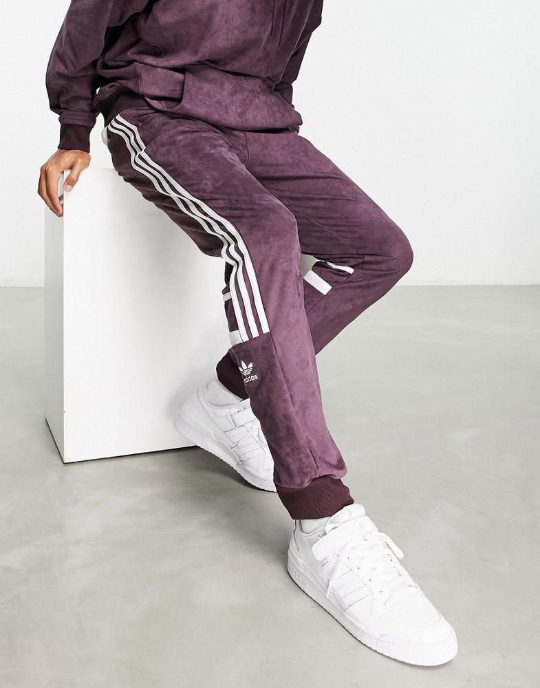 adidas Originals Adicolor polyester blend three stripe joggers in maroon商品第4张图片规格展示