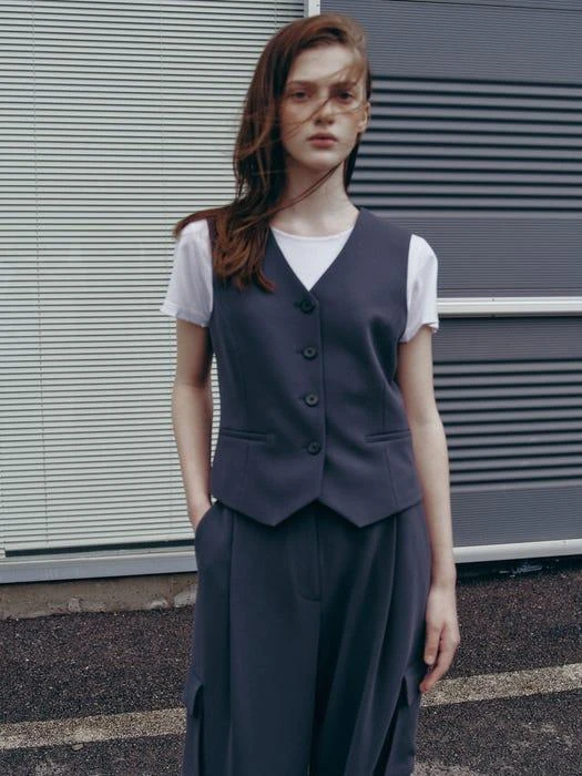 商品FRONTROW|[Drama Signature] Cropped Button Down Vest,价格¥1032,第3张图片详细描述