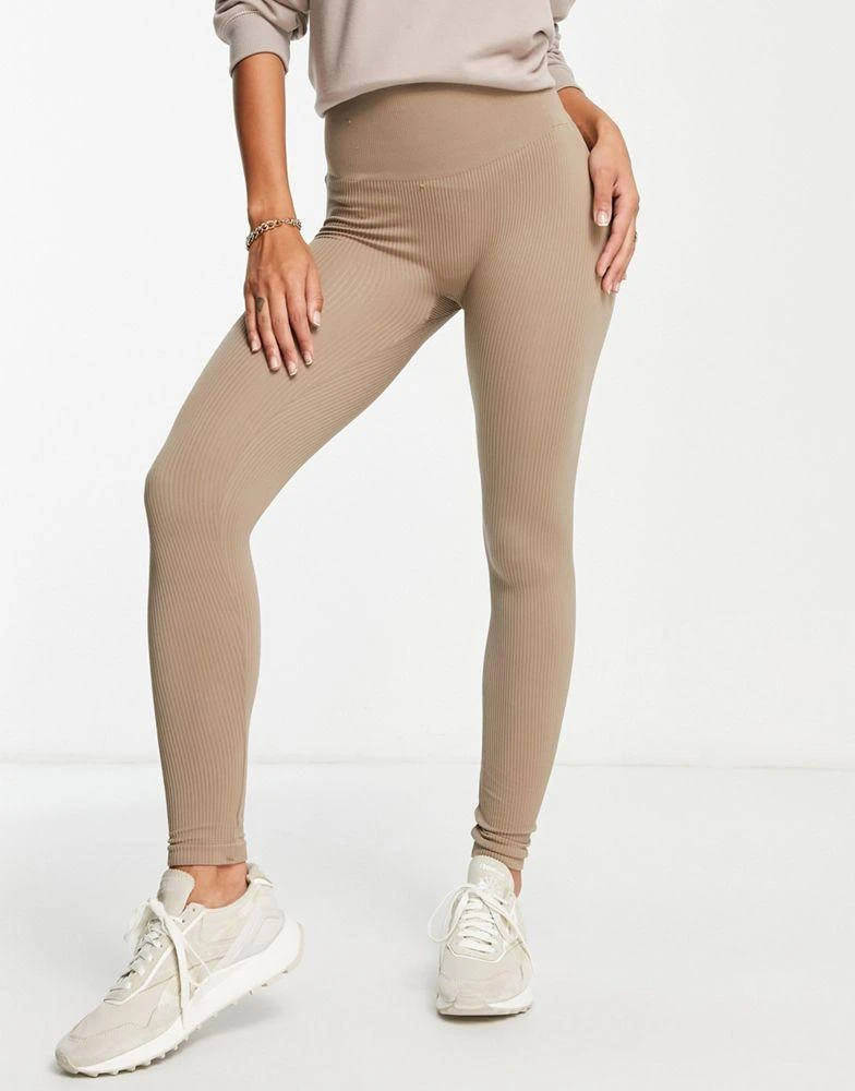 商品Stradivarius|Stradivarius seamless ribbed leggings in mushroom,价格¥154,第1张图片