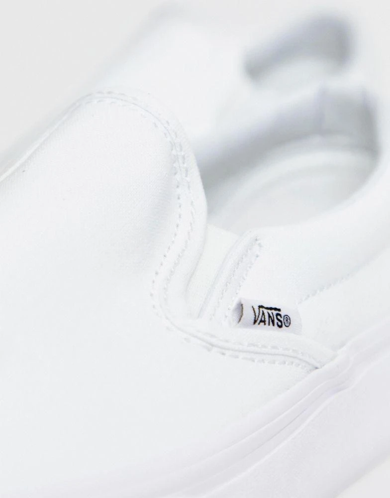 商品Vans|Vans Classic Slip-On Platform trainers in white,价格¥424,第3张图片详细描述