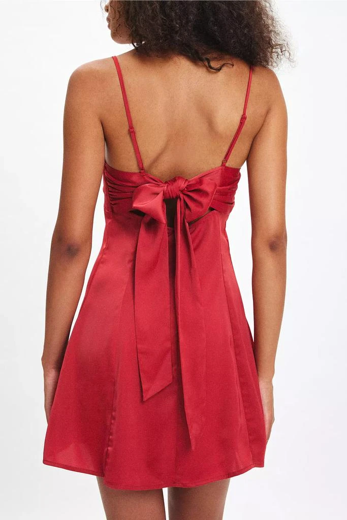 商品Urban Outfitters|UO Bella Bow-Back Mini Dress,价格¥236,第2张图片详细描述