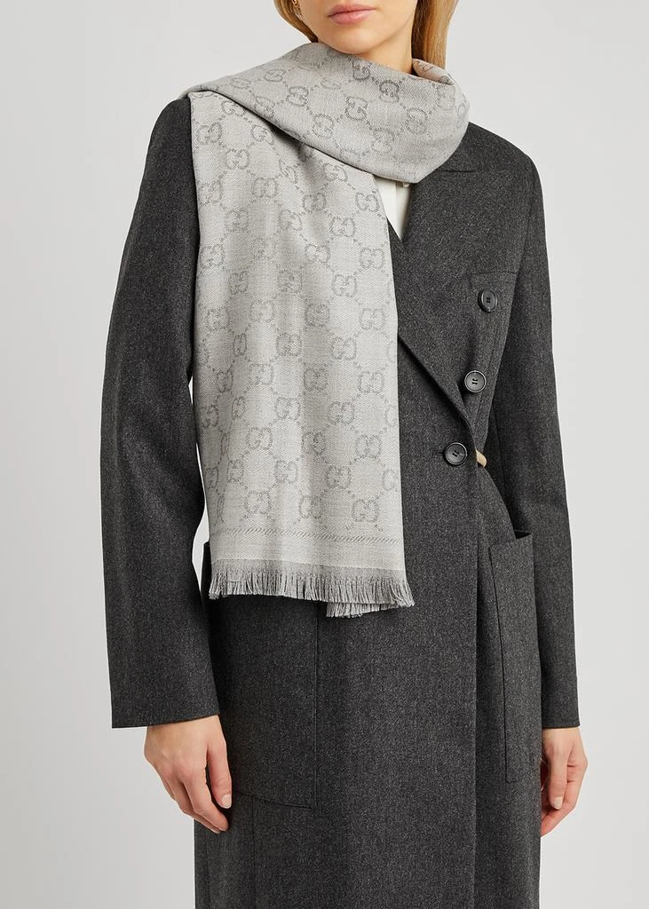 商品Gucci|Sten grey GG-jacquard wool scarf,价格¥2792,第2张图片详细描述