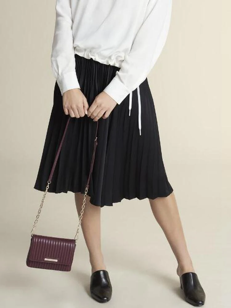商品DKNY|迷你绗缝斜挎包,价格¥676,第2张图片详细描述