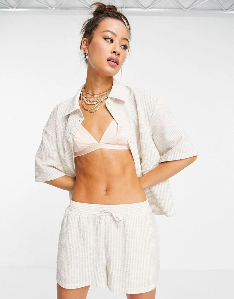 商品Topshop|Topshop co-ord lightweight runner short in ecru stripe,价格¥140,第4张图片详细描述