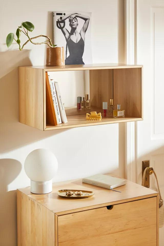 商品Urban Outfitters|Gillian Mirrored Wall Shelf,价格¥826,第1张图片