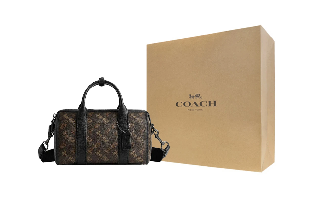 商品[国内直发] Coach|蔻驰 Gotham 24 经典老花铭牌五金扣 PVC配牛皮革 波士顿包手提单肩斜挎旅行包 中号 男女同款情侣款 巧克力色,价格¥2624,第9张图片详细描述