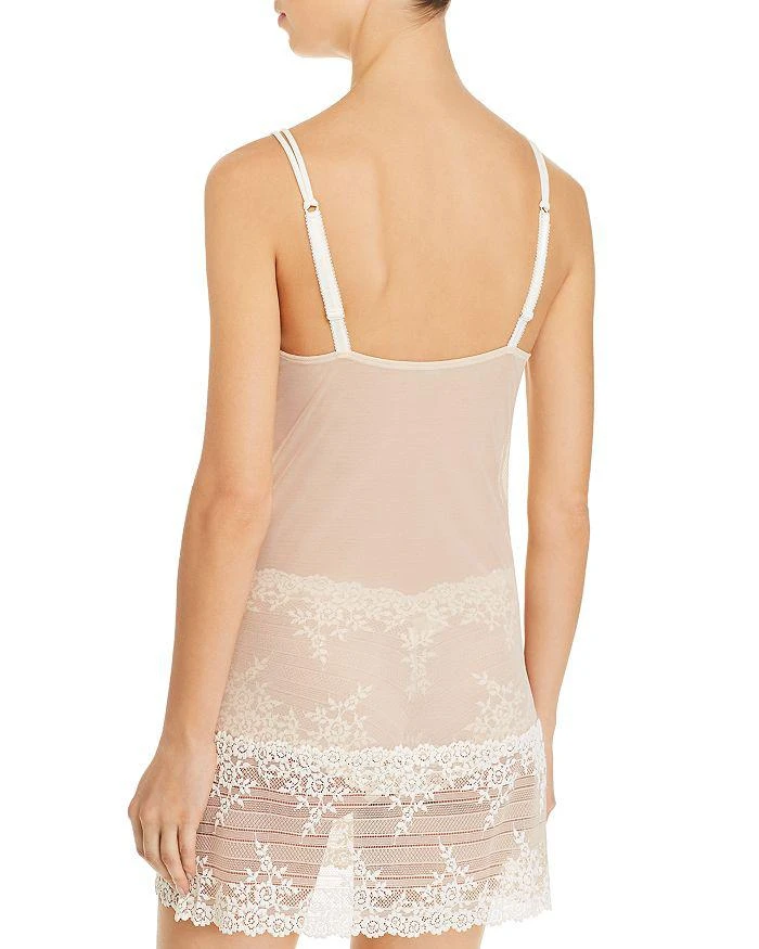 商品Wacoal|Embrace Lace™ Chemise,价格¥507,第3张图片详细描述