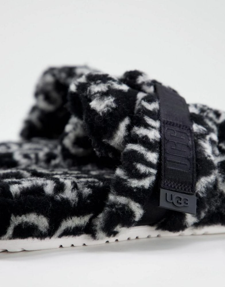 商品UGG|UGG fluff it pop sheepskin slippers in all over logo print black,价格¥646,第2张图片详细描述