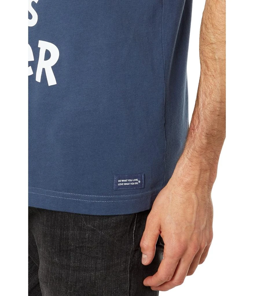 商品Life is Good|Grinch Max Pets Closer Short Sleeve Crusher™ Tee,价格¥113,第3张图片详细描述