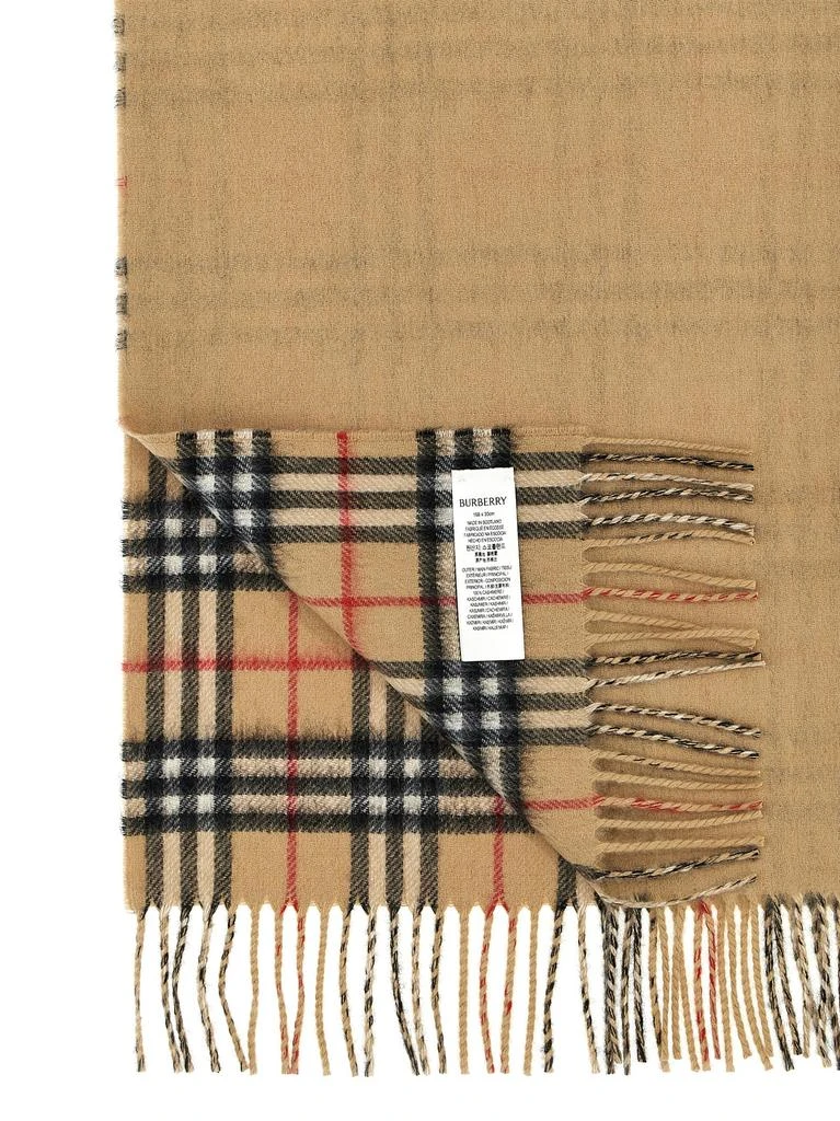 商品Burberry|Check Reversible Scarf,价格¥3904,第3张图片详细描述