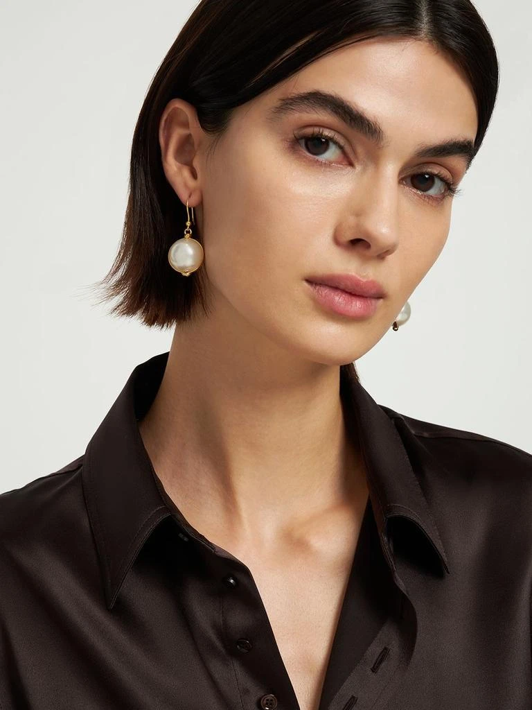 商品ROSANTICA|Epica Imitation Pearl Drop Earrings,价格¥627,第1张图片详细描述